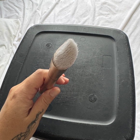 Seint buff brush Dual-Ended Makeup Brush - Gold - Picture 4 of 4